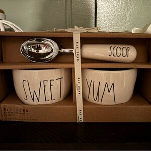 Rae Dunn ice cream set